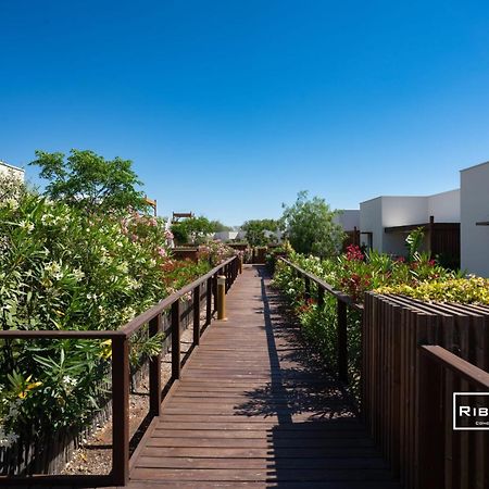 Villa T3 Climatisee En Residence Avec Piscine Vias Ngoại thất bức ảnh